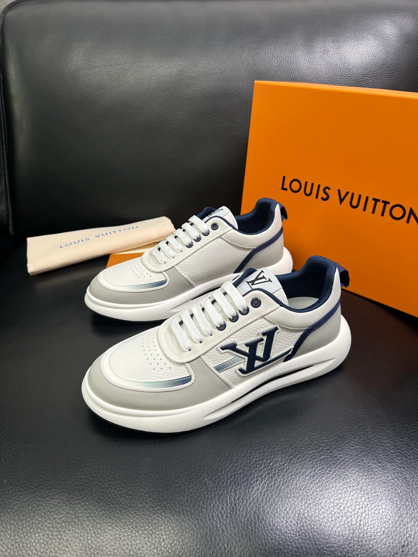 Men's shoes💰800 Lv 🔍Top purchasing agent🇮🇹 Louis Vuitton, the sports sneaker counter is synchronized, the uppers are imported from Italy, high-quality splicing colorful and complex crafts, the imported mesh padding is soft and comfortable, soles: original soles specially provided by the original factory, T men's men's shoes 💰U exclusive movable molded soles are super comfortable, original factory and single goods, 🔍🔍high quality, you can enter and exit the counter at will, welcome to compare, code number 38-44 (customized 45) 85871